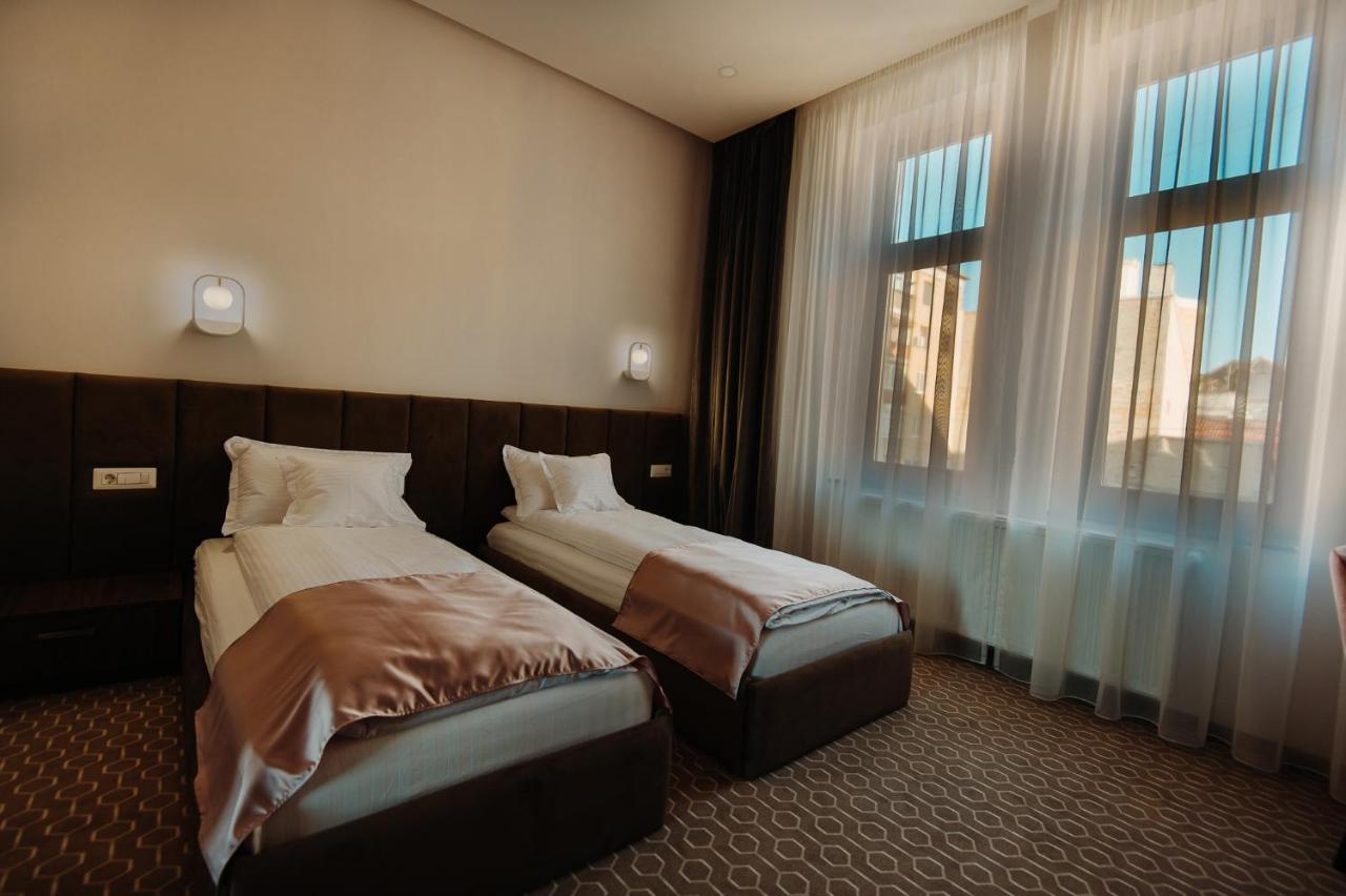 Roa Guesthouse Blaj Buitenkant foto
