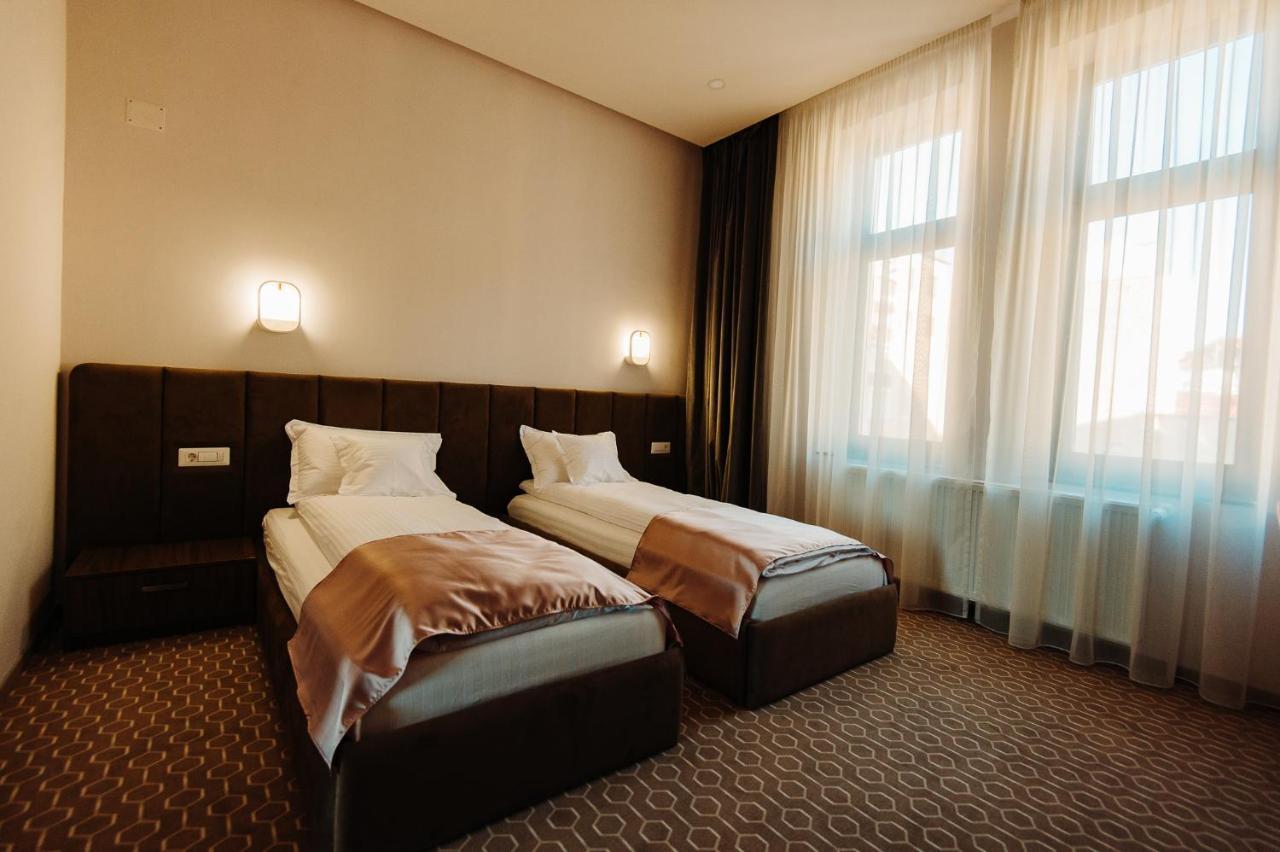Roa Guesthouse Blaj Buitenkant foto